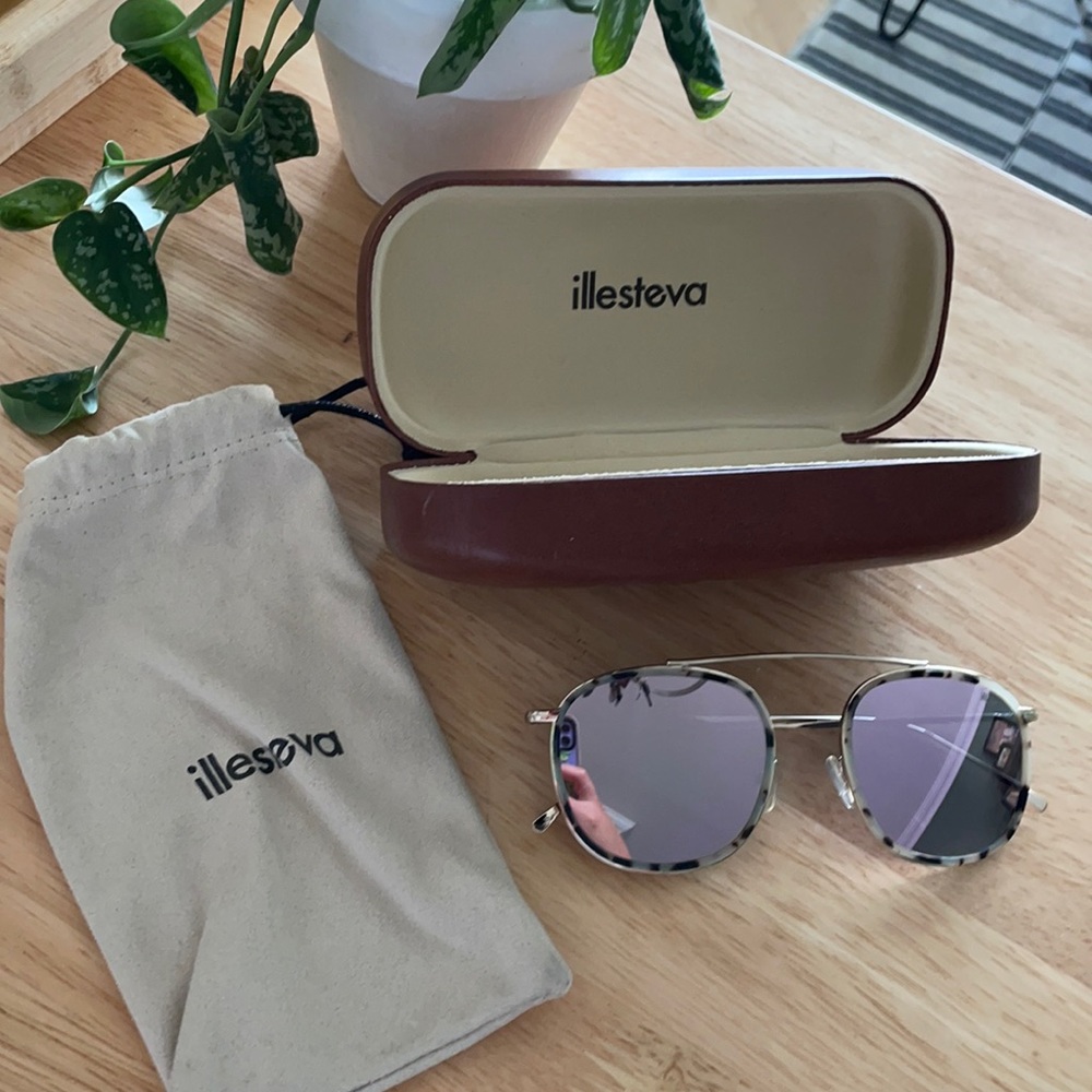 Illesteva Mykonos Ace Tortoise/Rose Mirror